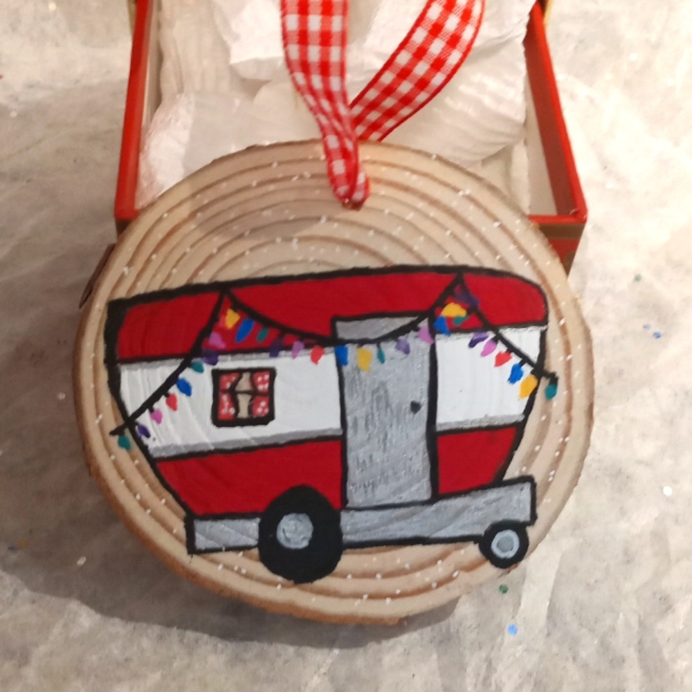RUSTIC HANDPAINTED WOODSLICE CHRISTMAS ORNAMENT-CAMPER
